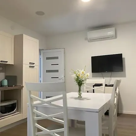 Apartman Inge -sinj Διαμέρισμα